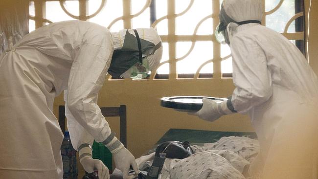 El mortal brote de Ébola en África Occidental mata a los héroes que la combaten