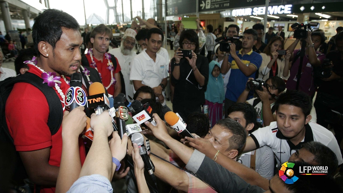 El Almería aterriza en Tailandia para jugar dos amistosos