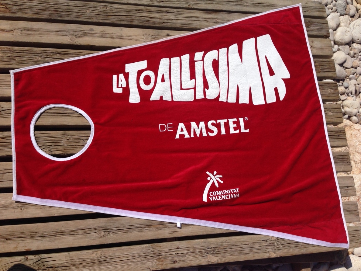 Amstel y la Agencia Valenciana de Turismo lanzan una campaña que regalará paquetes vacacionales y »Toallísimas»