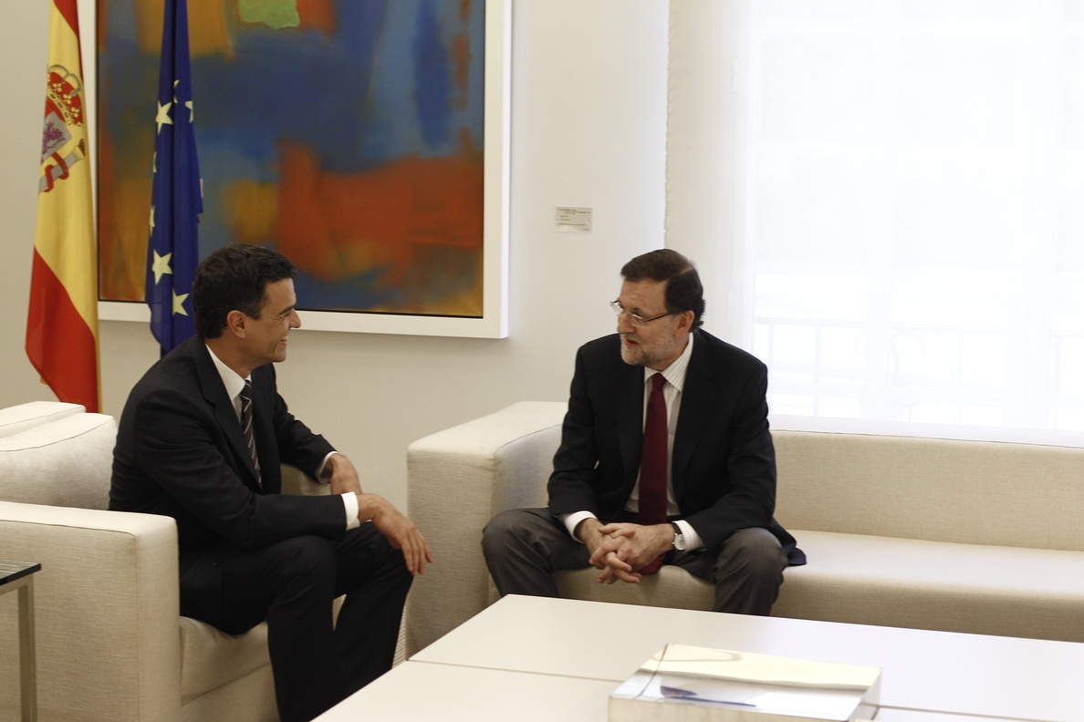 Concluye casi tres horas después la reunión entre Rajoy y Sánchez