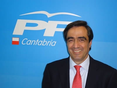 Calderón (PP) se muestra «feliz» con la inauguración de las urgencias pediátricas