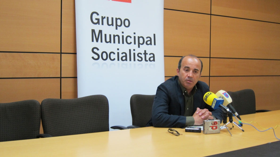 López (PSOE) publica sus nóminas y bienes frente a la «negativa» de PP a que esa información «sea accesible»