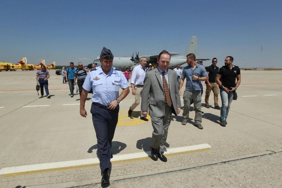 Aterriza en la base de Torrejón el avión del Ejército del Aire que ha evacuado de Libia al embajador y otras 27 personas
