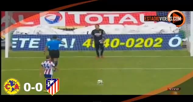Hugo González paró dos penaltis y transformó uno contra el Atlético
