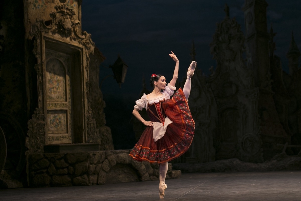 El English National Ballet enamora a Peralada con un ovacionado »Copiléis»