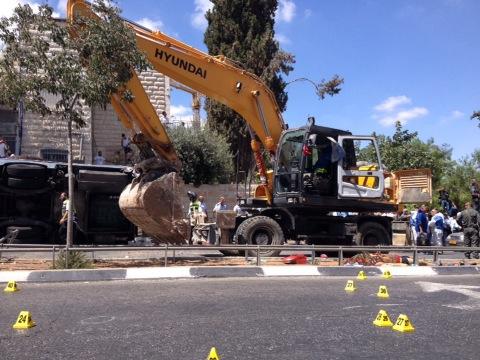 Un muerto después de un ataque terrorista con una excavadora en Jerusalén
