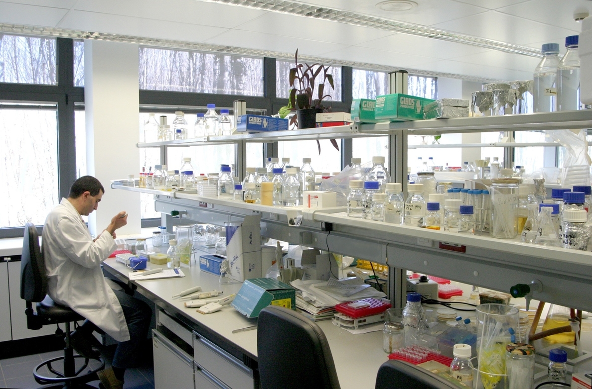 La UPNA cuenta con 106 grupos de investigación en los que trabajan 885 investigadores