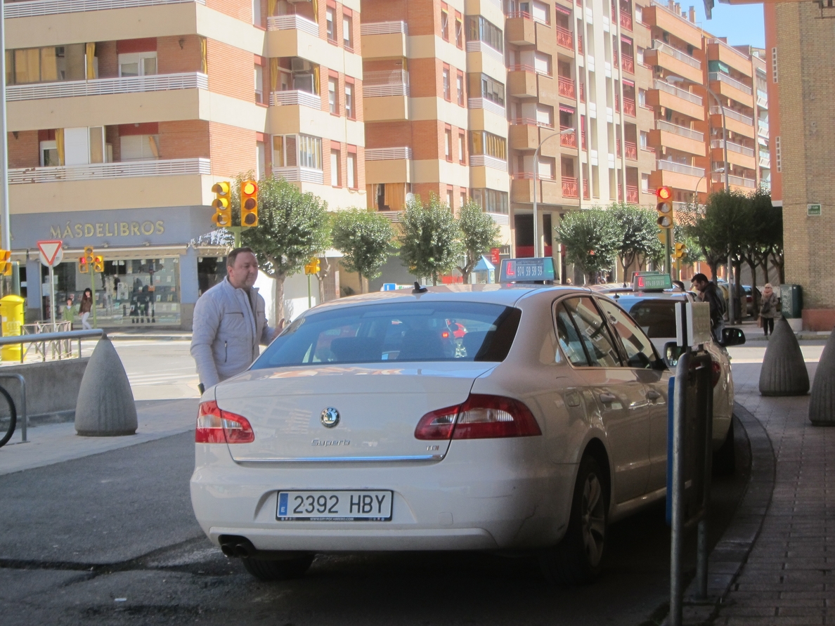 Los taxis de Huesca disponen de una web desde la que se puede pedir este servicio