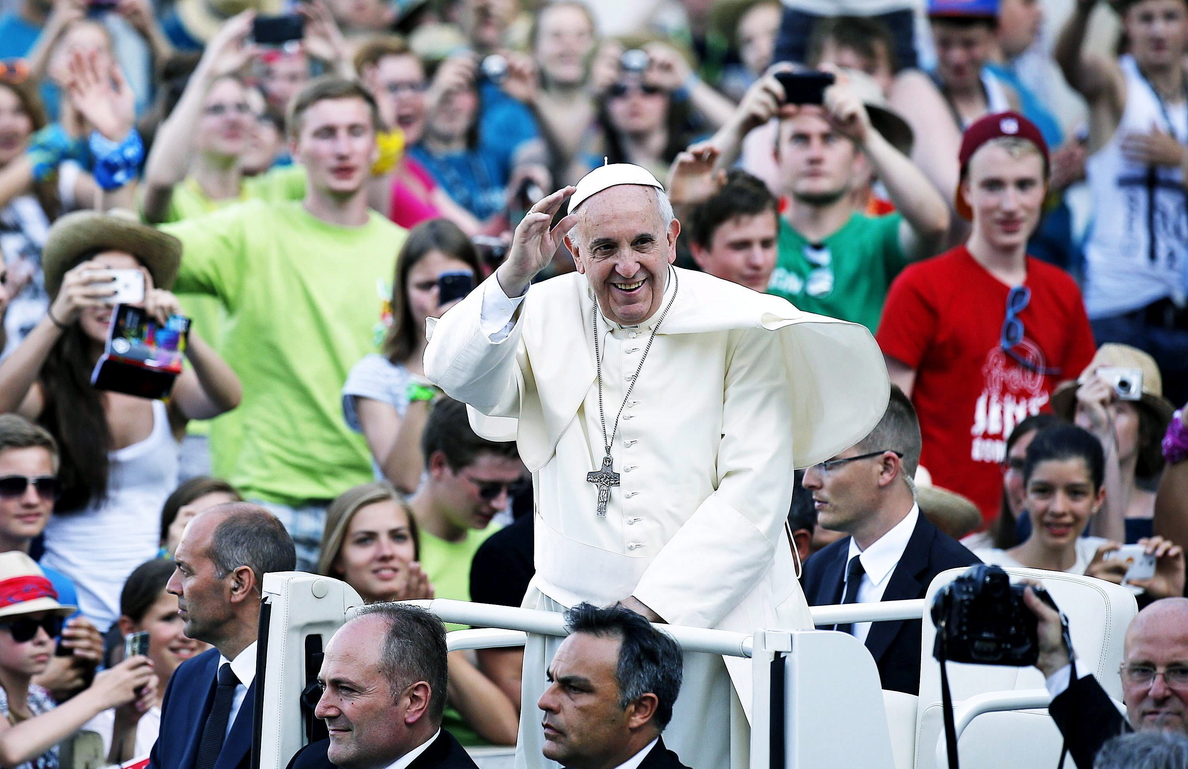 El Papa pide a los jóvenes que no se «jubilen» y que miren el mundo «con coraje»
