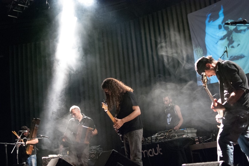 Maut ofrece el jueves el concierto »Electrofolk aragonés» en el patio de Civican