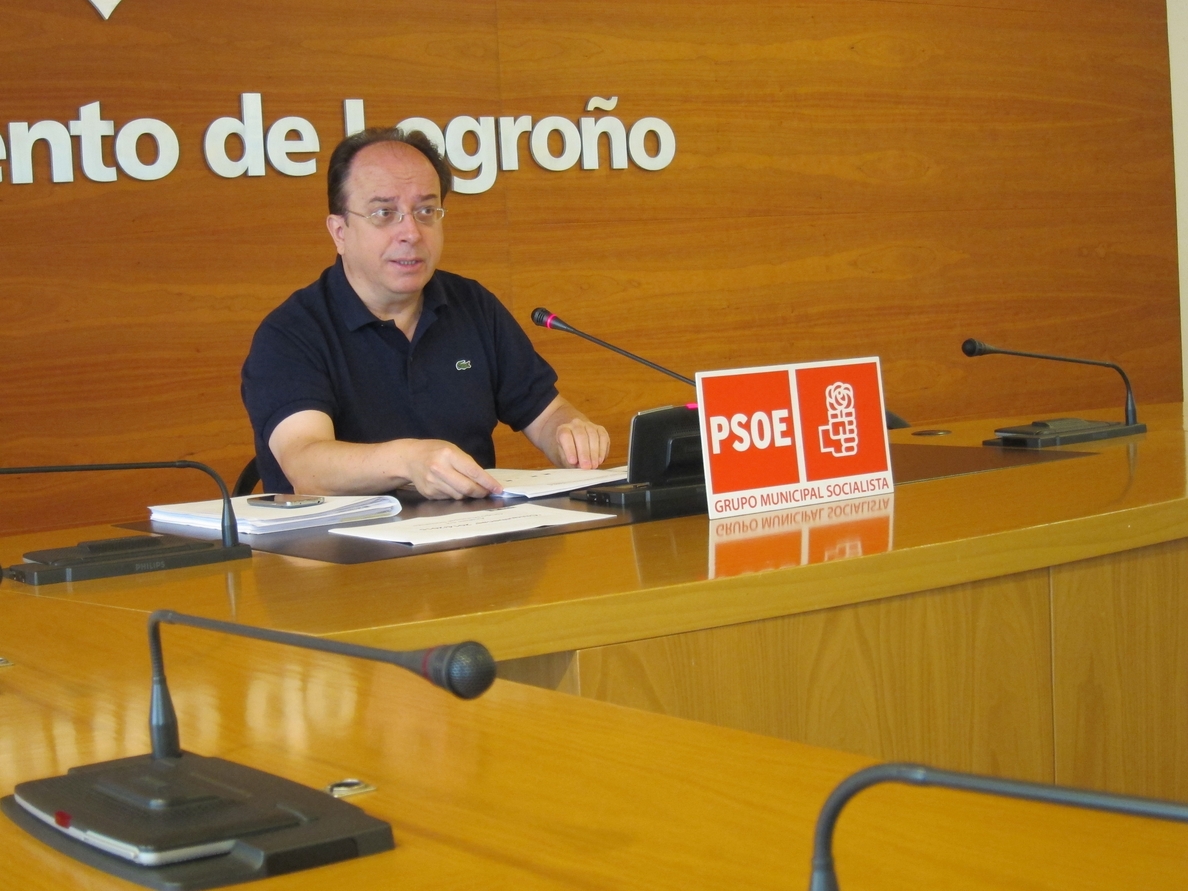 El PSOE censura que 67 familias con más de 15.000 euros de renta por miembro reciban la »Chiquibeca»