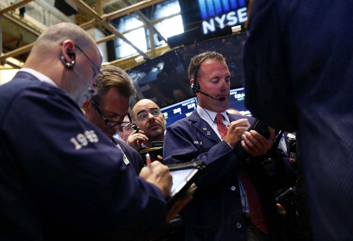 Wall Street inicia la sesión con ligeras pérdidas