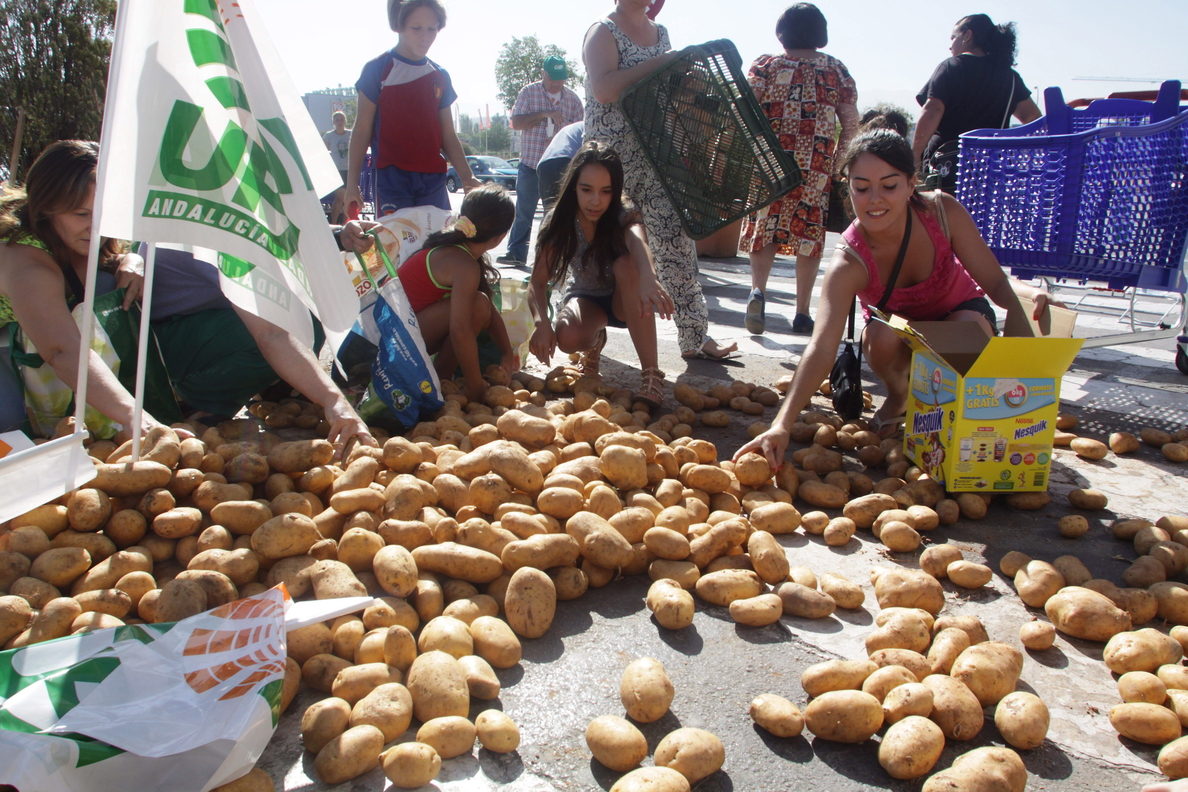 Acusan a distribuidores de usar veto ruso para estrangular precios agrícolas
