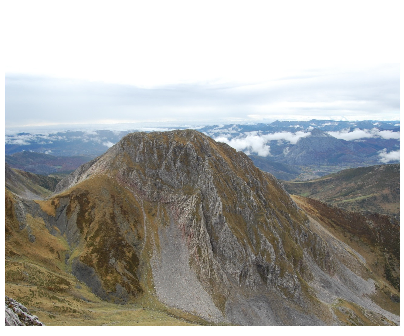 El pico La Polinosa, un reto complicado para los montañeros