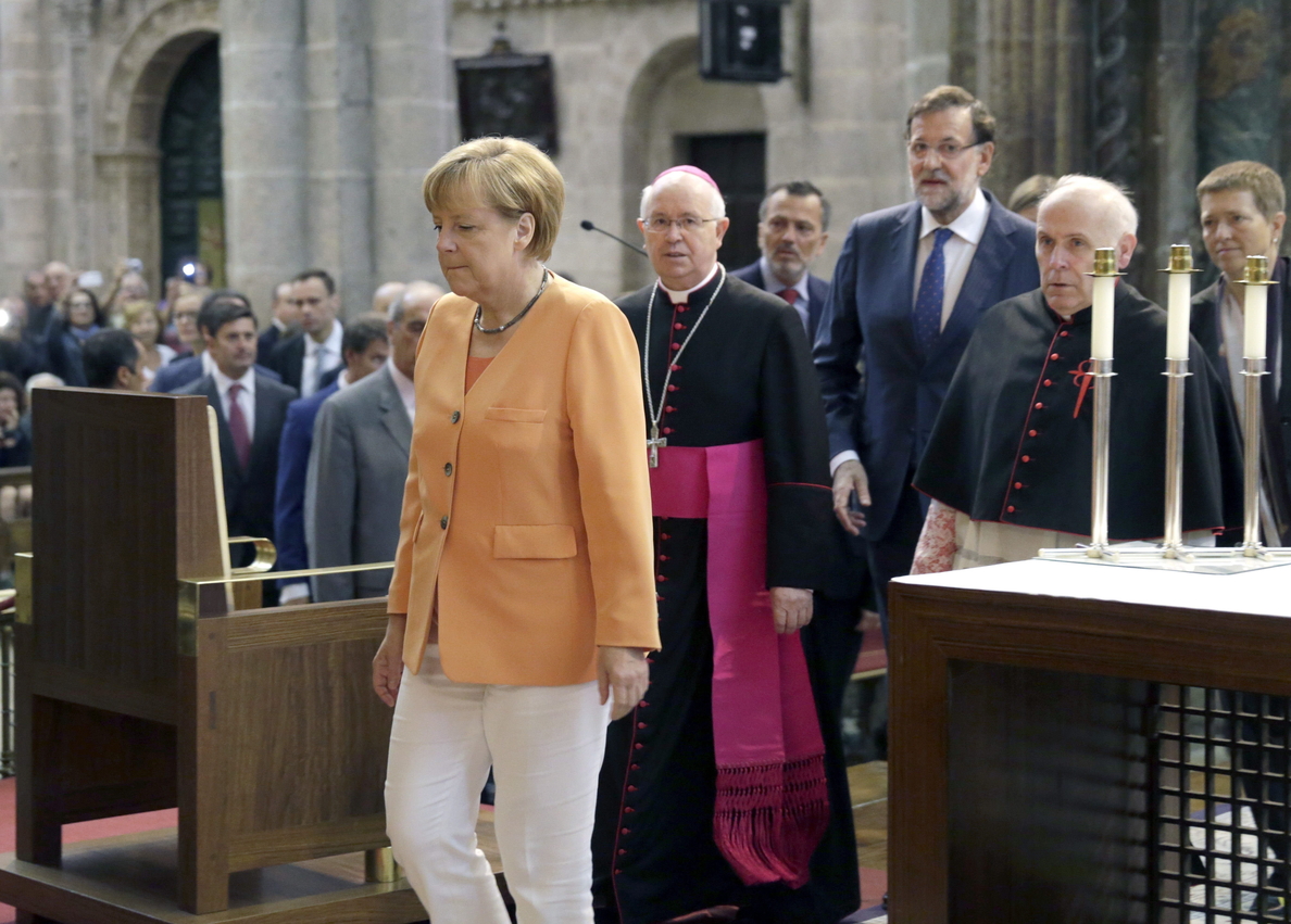 Merkel apoya la candidatura de Luis de Guindos para presidir el Eurogrupo