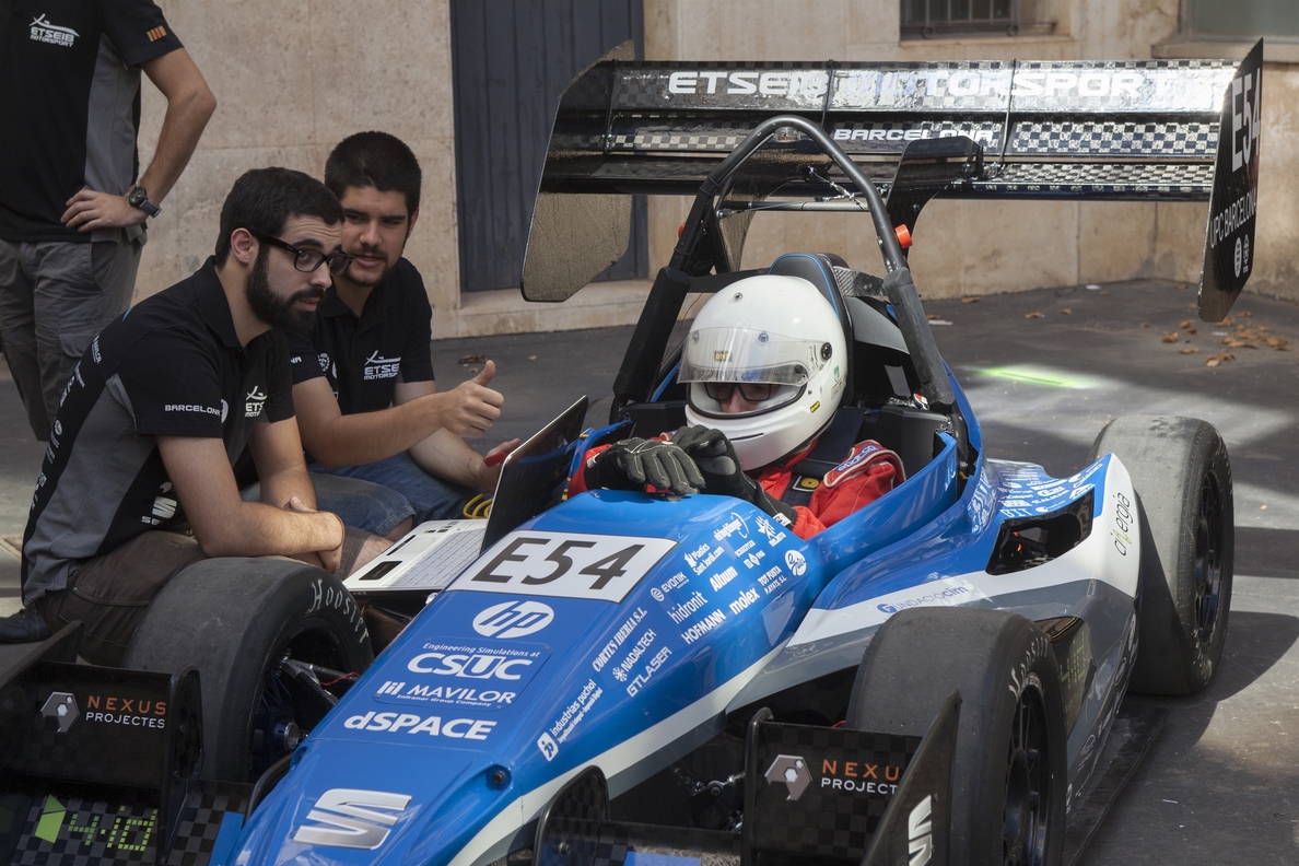 1.200 estudiantes de 13 países participan en la Formula Student en el Circuito de Catalunya