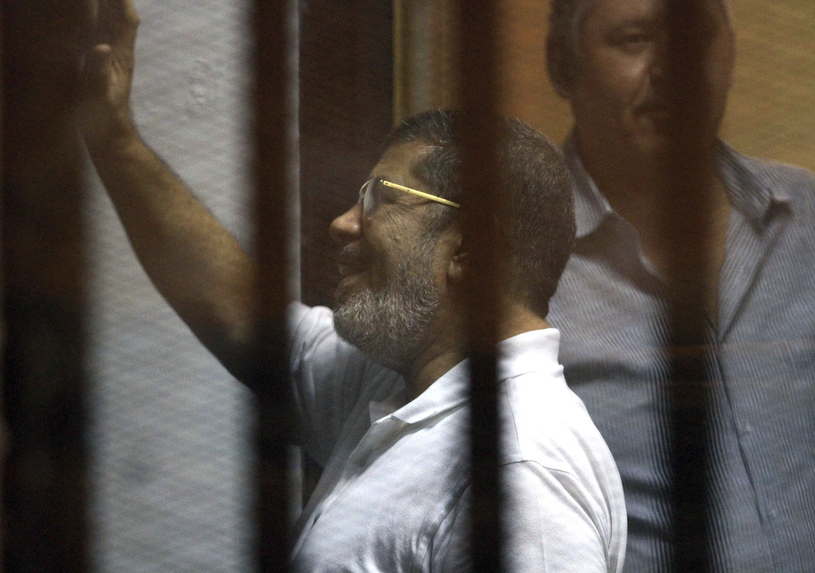 Interrogan a Mursi por supuestamente entregar documentación nacional a Catar