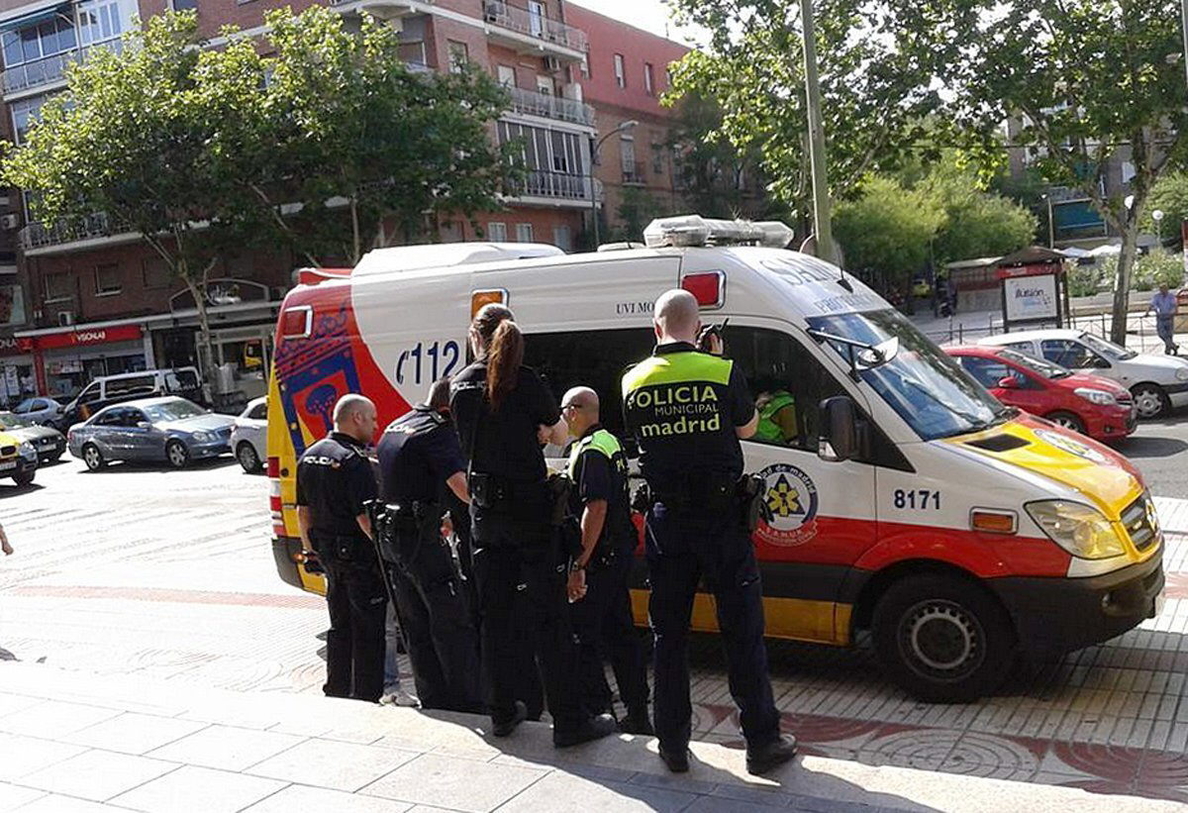 Muere un hombre apuñalado por la espalda en una calle de Alcalá de Henares