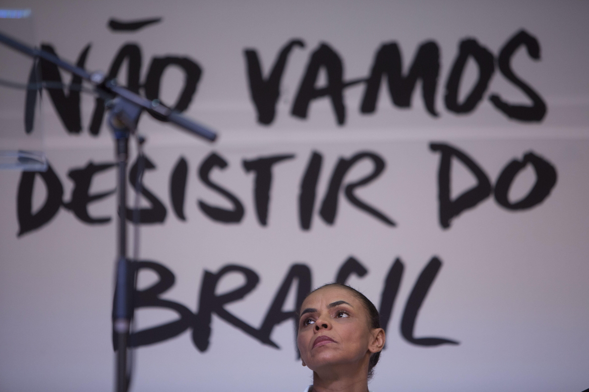 Nueva encuesta registra un empate entre Silva y Rousseff en la primera vuelta