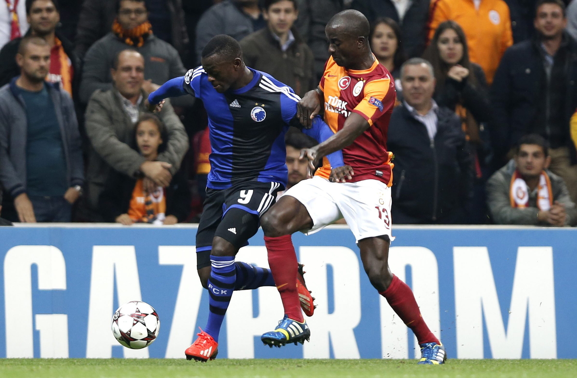 El camerunés Nounkeu, cedido por el Galatasaray, refuerza la defensa nazarí