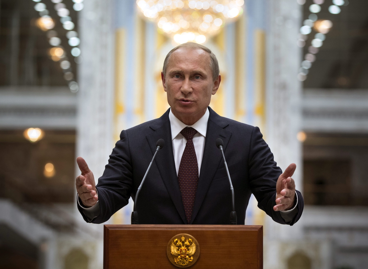 Putin y Poroshenko abordan por teléfono posibles vías para un alto el fuego en Ucrania