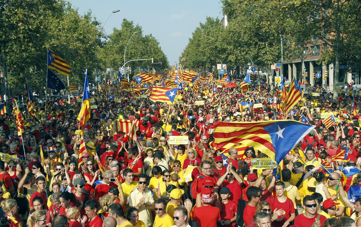 La prensa catalana y la madrileña divididas sobre la consulta tras la Diada