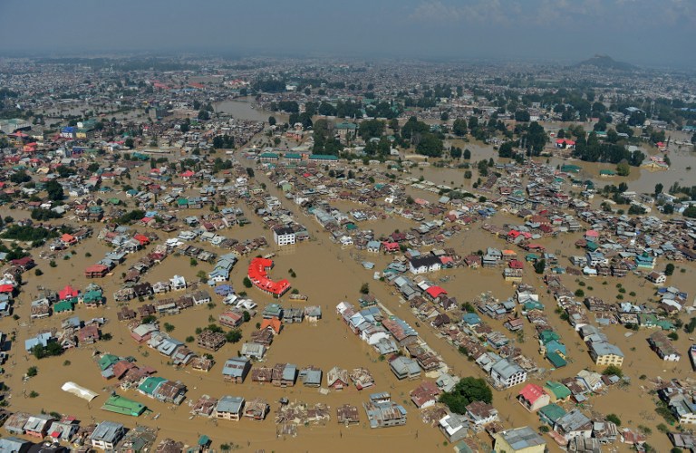 Hallan catorce niños muertos en un hospital tras las inundaciones en India