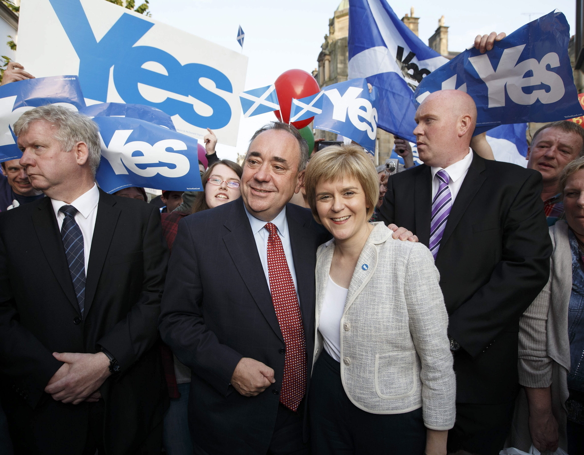 Salmond rechaza proponer otro futuro referéndum en Escocia si gana el «no»