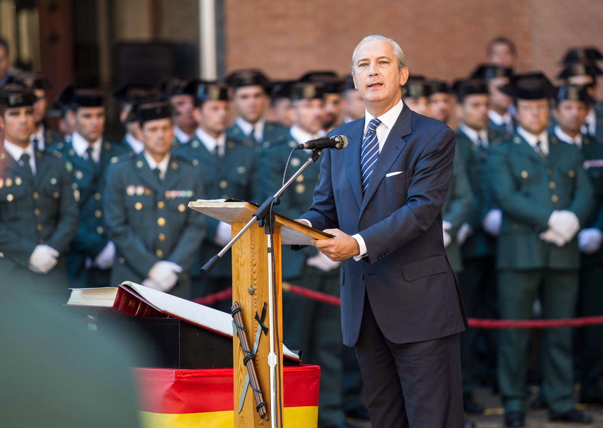 Fernández de Mesa avala la «exquisita profesionalidad de la Guardia Civil»