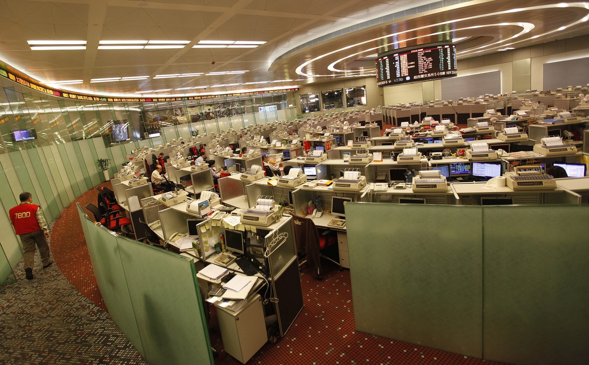 Hong Kong pierde un 0,75 por ciento en la apertura