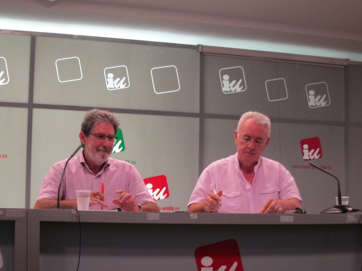 IU pide a Soria que aclare si imputará a los consumidores de gas el coste de Castor