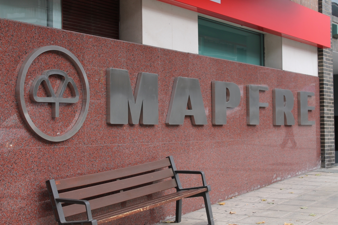 Mapfre lanza un seguro de ahorro vinculado a la evolución en Bolsa de Telefónica, Santander y Repsol