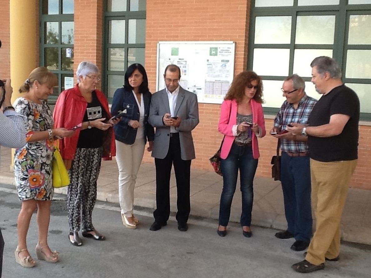 La estación de autobuses de Torredelcampo prueba el servicio gratuito de wifi del Consorcio de Transporte