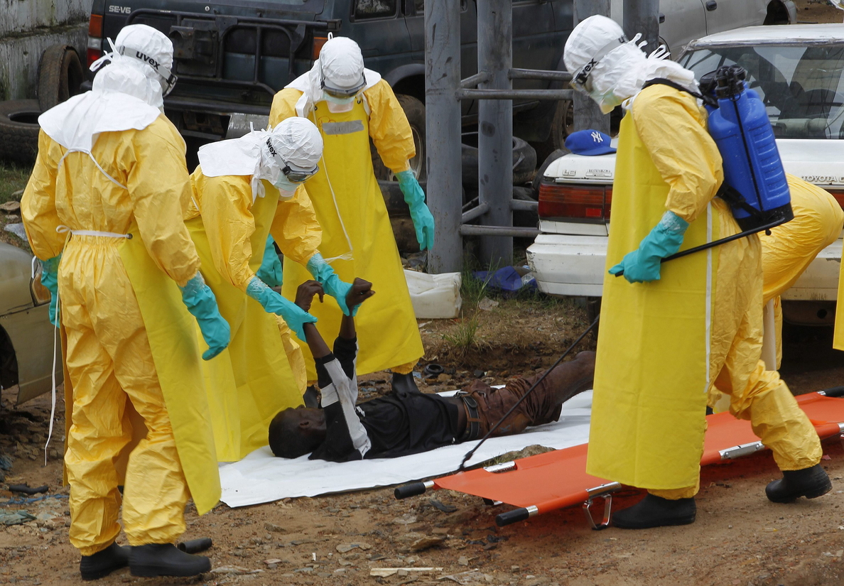 El mercado negro de sangre de supervivientes de ébola preocupa a la OMS