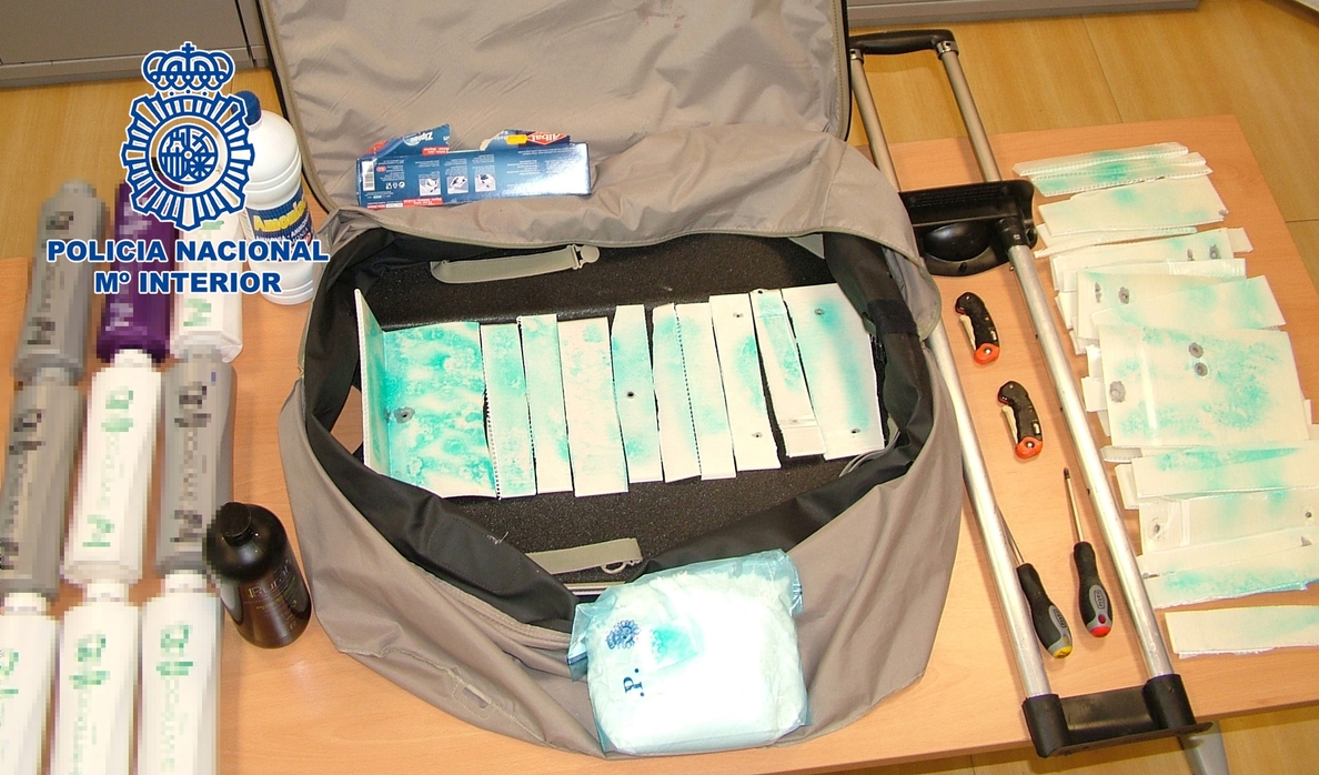 La Policía se incauta de once kilos de cocaína líquida oculta en envases de champú en Ibiza