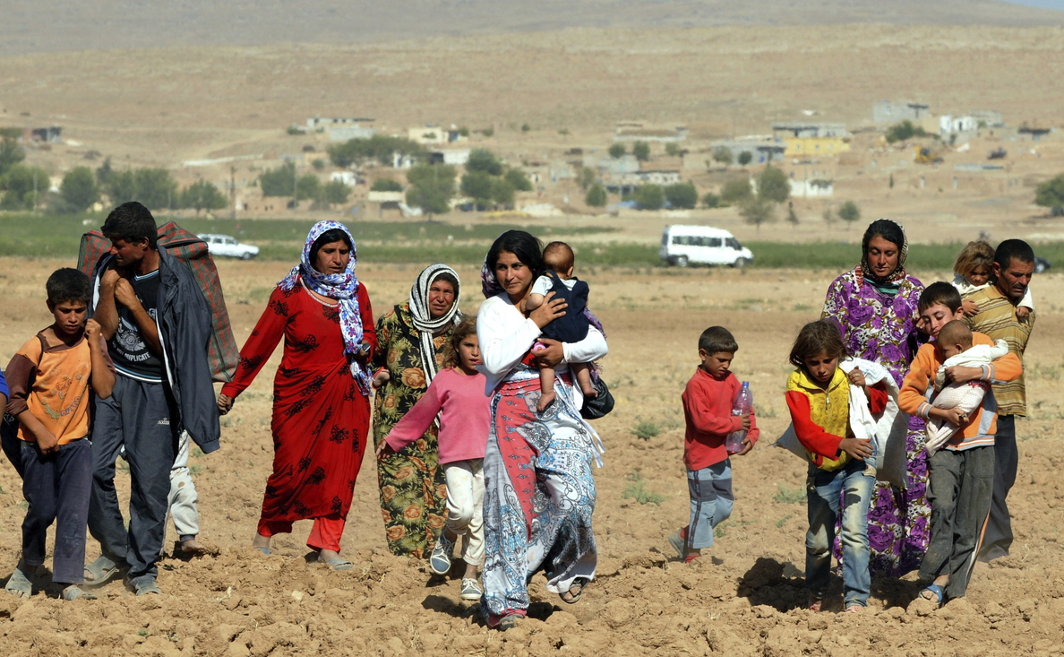 Huyen más de 150.000 kurdos por combates en el norte sirio, según activistas