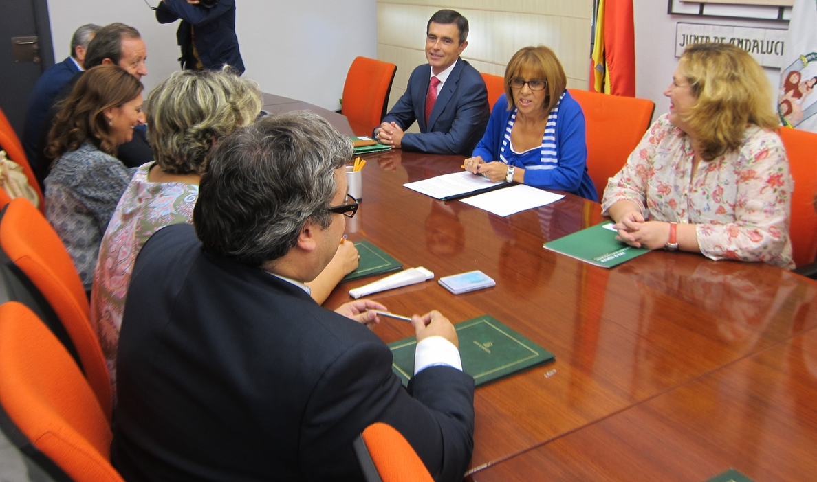 La Junta destina 443.800 euros a los municipios para ayudar a familias con menores en riesgo de exclusión