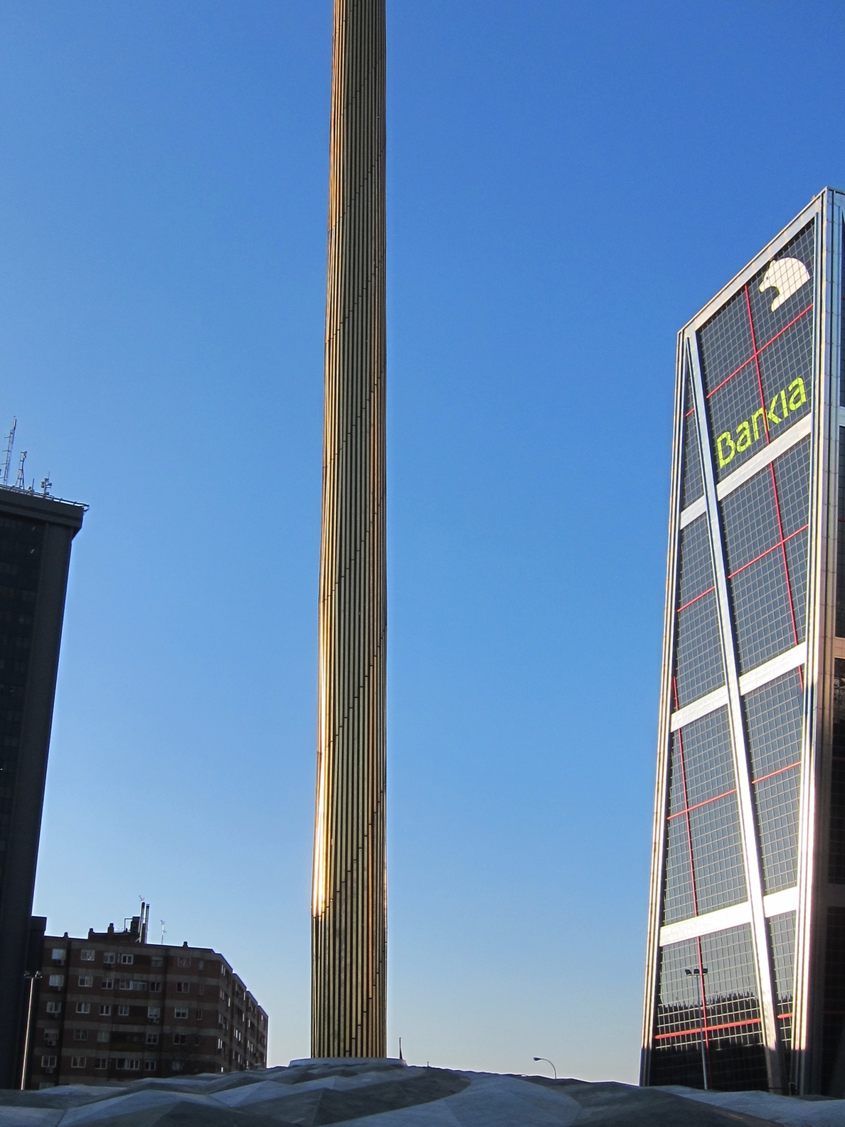 El obelisco de Calatrava seguirá siendo estático por la política de «contención del gasto»