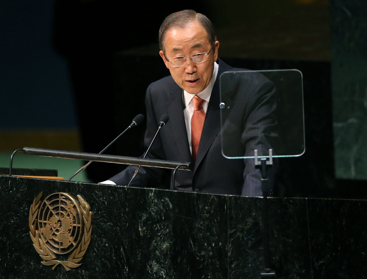 Ban Ki Moon sugiere crear un cuerpo mundial de «batas blancas» para combatir ébola