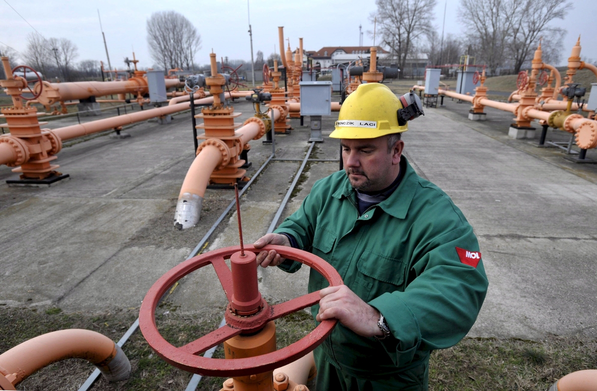 Hungría corta el gas a Ucrania de forma «indefinida» por el aumento de la demanda interna