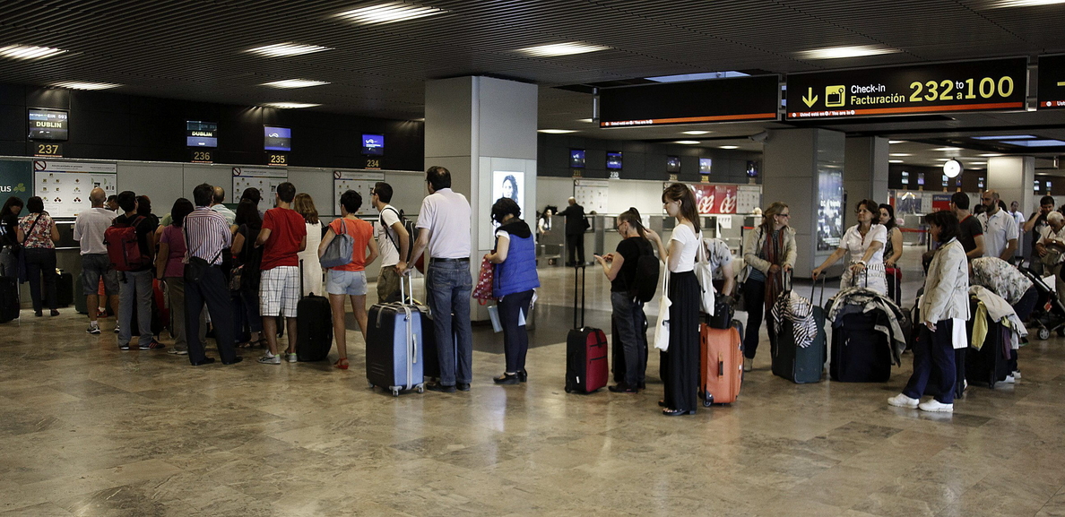 Las aerolíneas europeas podrán permitir el uso del móvil a los pasajeros