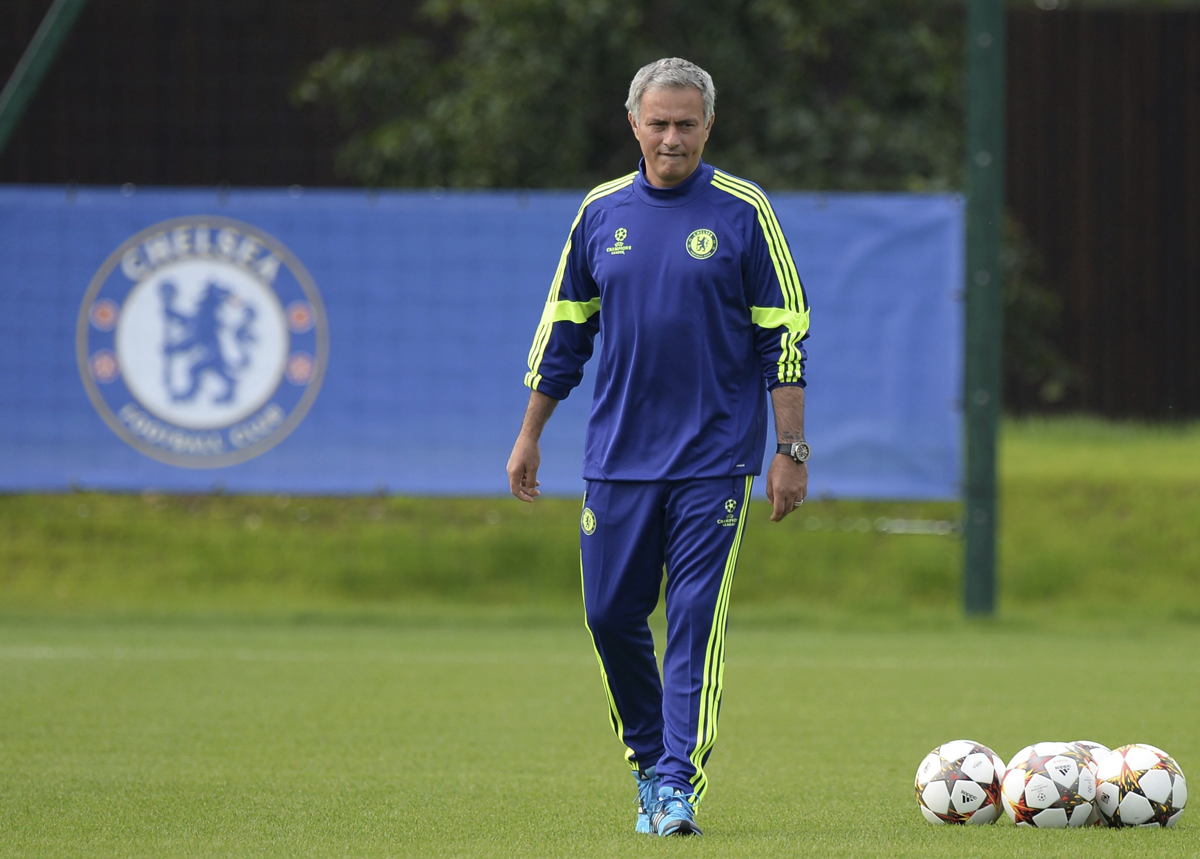 Mourinho declara que se siente «escaldado» por los arbitrajes en Europa