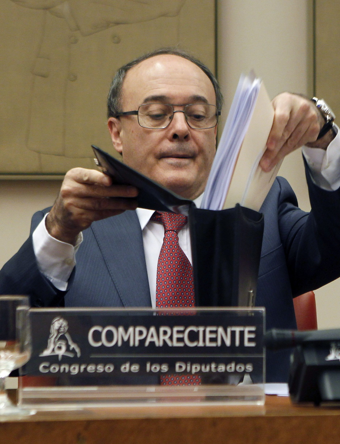 Funcas y el Banco de España, creen necesario mantener los sueldos bajos en España