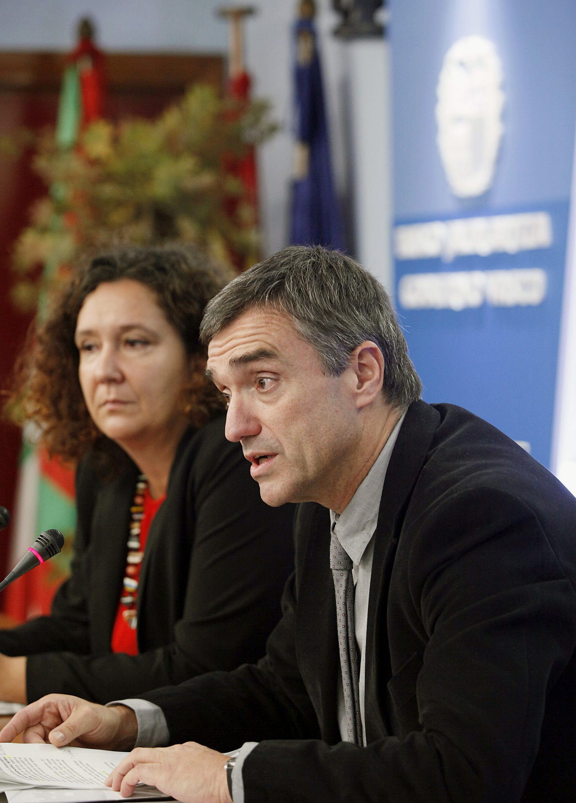 El Gobierno Vasco abre una vía para facilitar la reinserción de presos de ETA