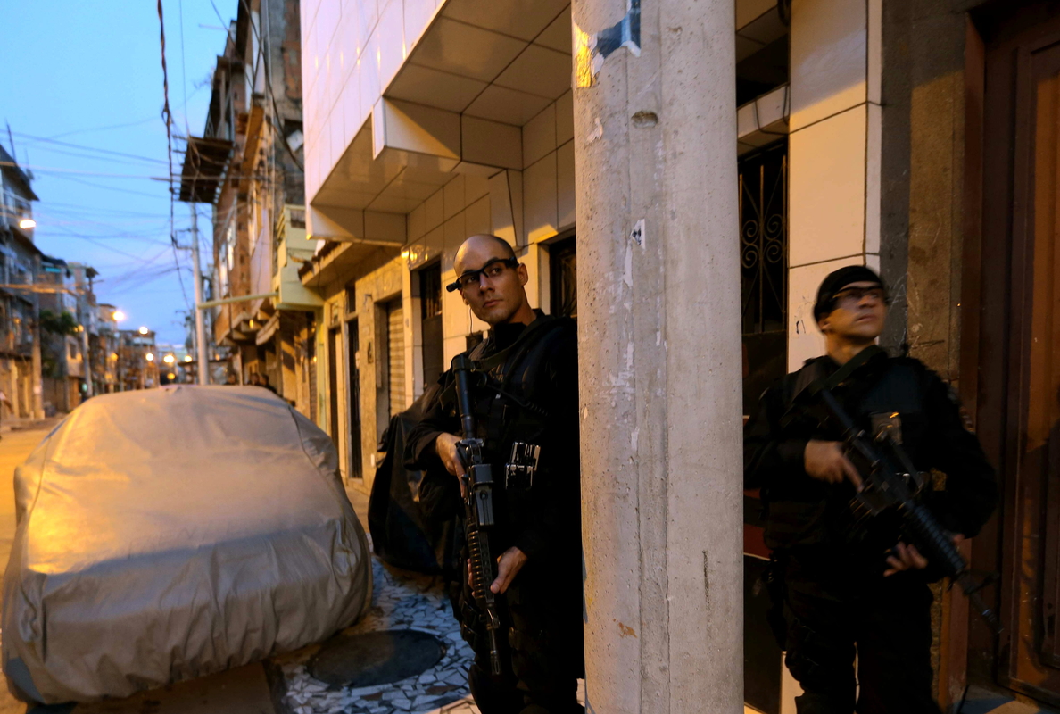 Dos muertos en un tiroteo entre policías y narcotraficantes en Río de Janeiro
