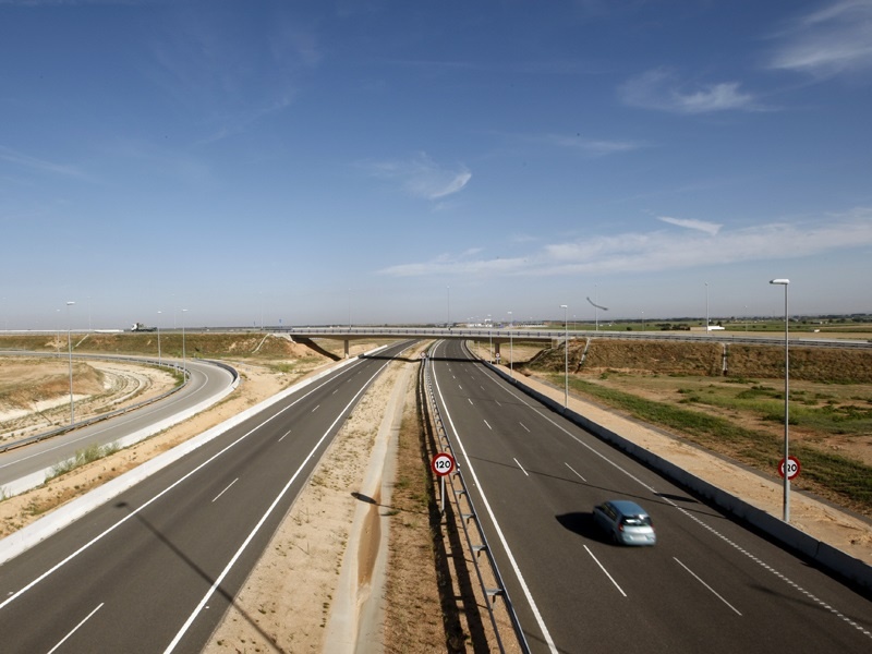 Fomento presenta su plan de rescate de autopistas como convenio de acreedores de las radiales