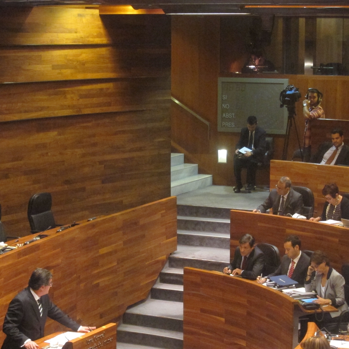 Prendes (UPyD) insta a Fernández a presentar un presupuesto «distinto» en lugar de hacer reproches