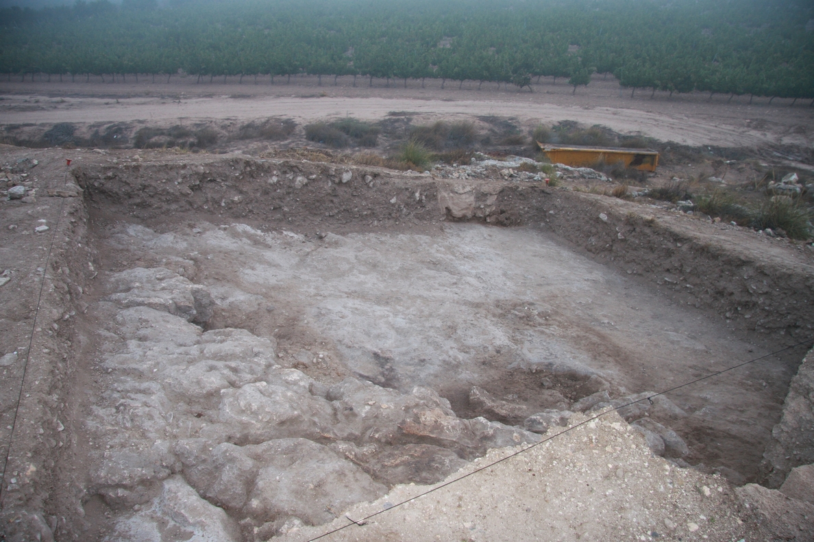 Arqueólogos de la Universidad de Murcia localizan los restos de un templo romano en el yacimiento de la Dama Oferente
