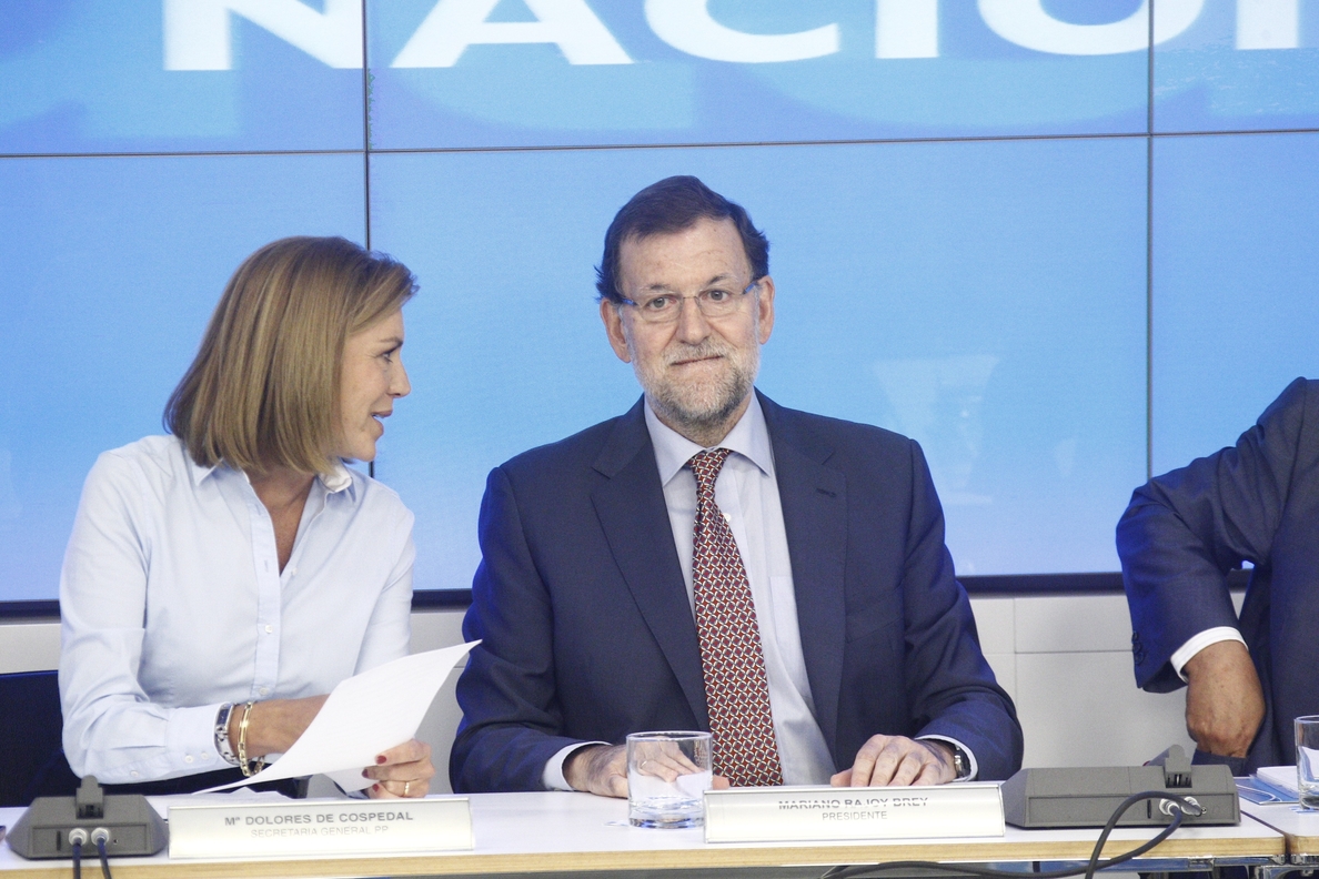 Rajoy y Cospedal aseguran ante la plana mayor del partido que el PP actuará contra los usuarios de las »tarjetas B»