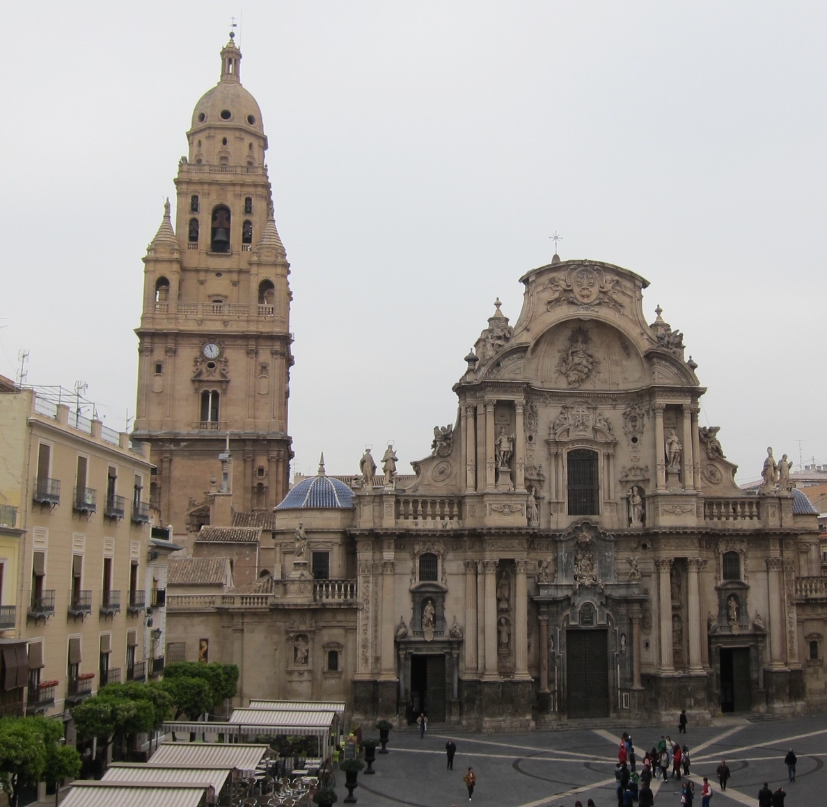 La Catedral de Murcia respladecerá con la nueva iluminación que se estrena el jueves